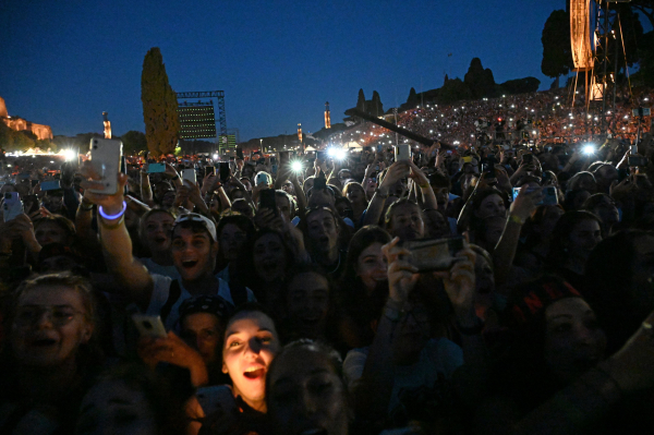 shutterstock_editorial_Maneskin_in_concert_in_Rome_I_13025143aa.jpg
