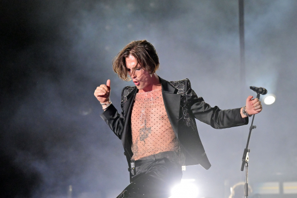 shutterstock_editorial_Maneskin_in_concert_in_Rome_I_13025143bu.jpg