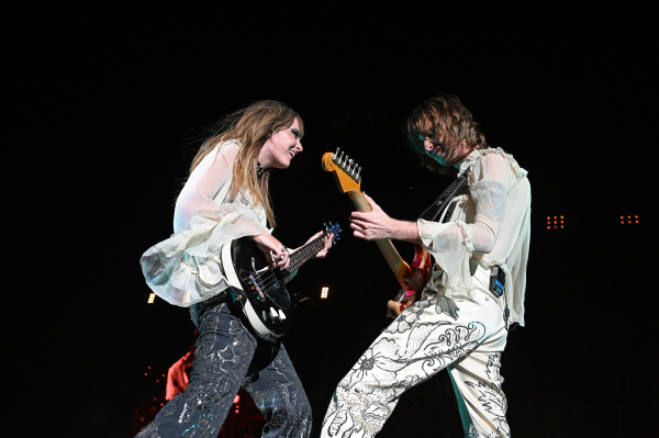 shutterstock_editorial_Maneskin_in_concert_in_Rome_I_13025143cn.jpg