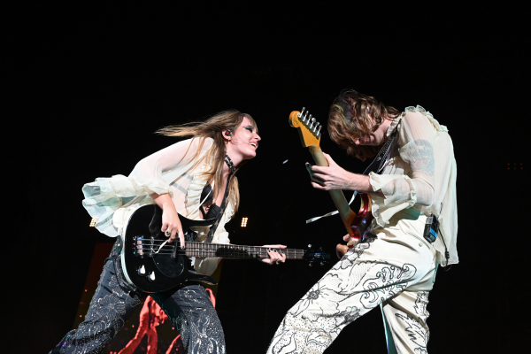 shutterstock_editorial_Maneskin_in_concert_in_Rome_It_13025143x.jpg