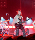 Filename=shutterstock_editorial_Maneskin_in_concert_in_Rome_I_13025143ad.jpg
Filesize=1077KiB
Dimensions=4016x2677
Date added=Jul 11, 2022 shutterstock_editorial_Maneskin_in_concert_in_Rome_I_13025143ad.jpg