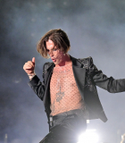 shutterstock_editorial_Maneskin_in_concert_in_Rome_I_13025143bu.jpg