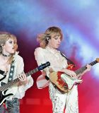 shutterstock_editorial_Maneskin_in_concert_in_Rome_I_13025143cl.jpg