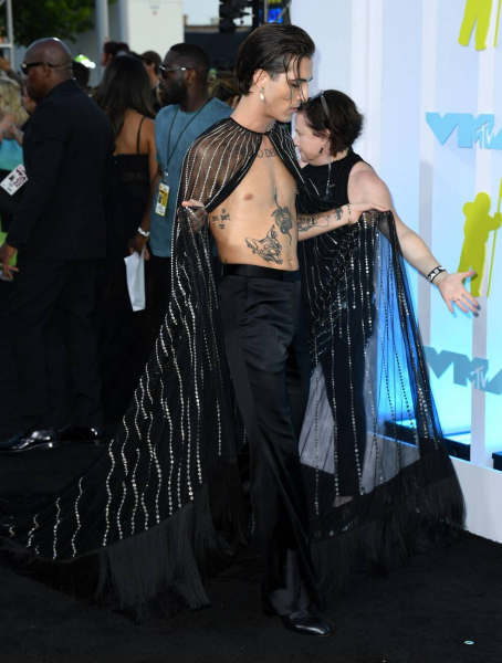 maneskin_carpet_video_music_awards_al_281829.jpg