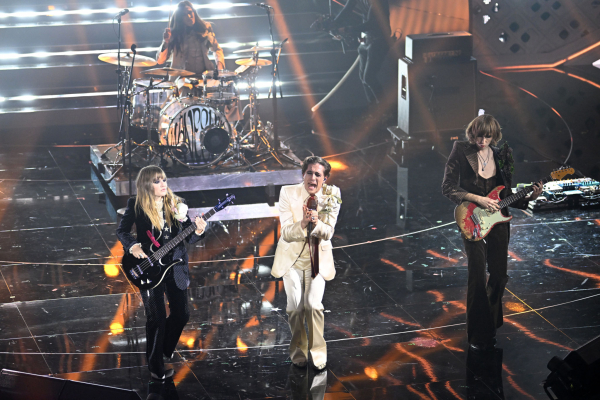maneskin_editorial_shitterstock_sanremo_festival_2022_2811229.jpg