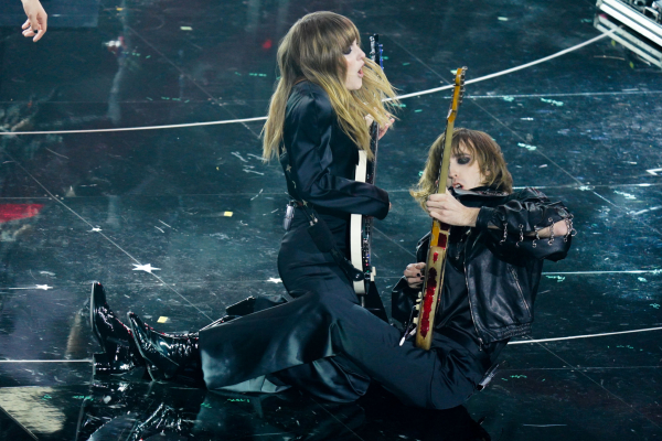 maneskin_editorial_shitterstock_sanremo_festival_2022_2812029.jpg