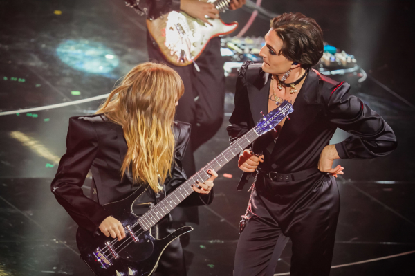 maneskin_editorial_shitterstock_sanremo_festival_2022_2815329.jpg