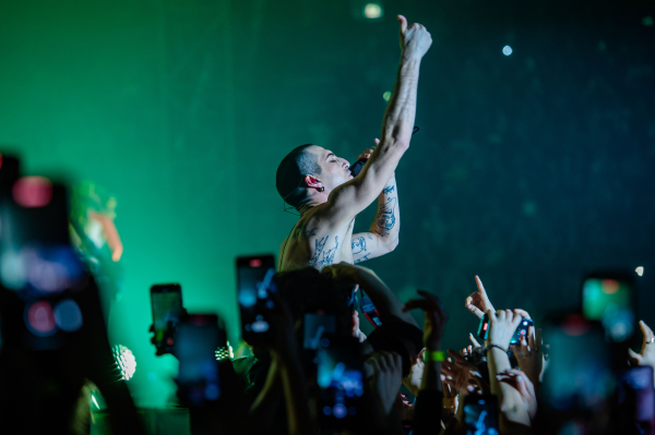shutterstock_editorial_Maneskin_In_Concert_In_Bari_I_13854094ag.jpg