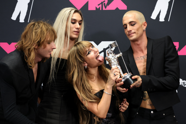 2023-09-13T033910Z_1759859636_HP1EJ9D0A57DW_RTRMADP_3_AWARDS-MTV-VMA.JPG