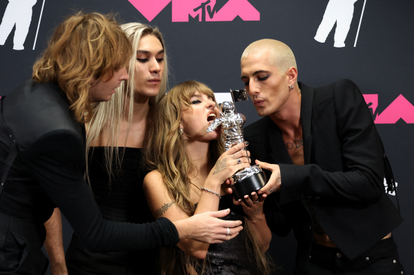 2023-09-13T041012Z_2085106164_HP1EJ9D0BKXFH_RTRMADP_3_AWARDS-MTV-VMA.JPG