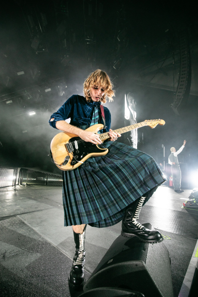 shutterstock_editorial_Maneskin_Thomas_Raggi_in_conce_14133916b.jpg