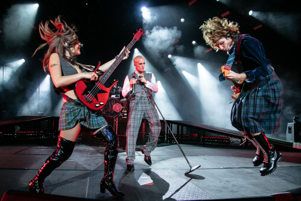 shutterstock_editorial_Maneskin_Victoria_De_Angelis_14133919b.jpg