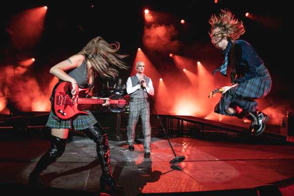 shutterstock_editorial_Maneskin_Victoria_De_Angelis_14133920a.jpg