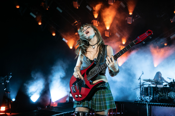 shutterstock_editorial_Maneskin_Victoria_De_Angelis_i_14133917a.jpg
