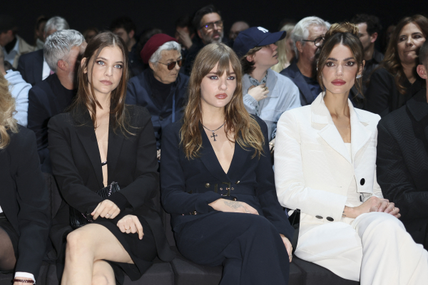 shutterstock_editorial_MFW_Emporio_Armani_Front_Row_14360404Y.jpg