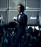 2021-11-22T031732Z_288956925_RC2EZQ9H44J0_RTRMADP_3_AWARDS-AMERICAN-MUSIC.JPG