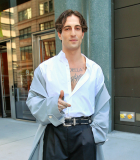 BLU_A106127389.jpg