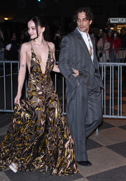 Clique para ver imagem em tamanho real
==============
BGUK_3407284_012.jpg BGUK_3407284_012.jpg