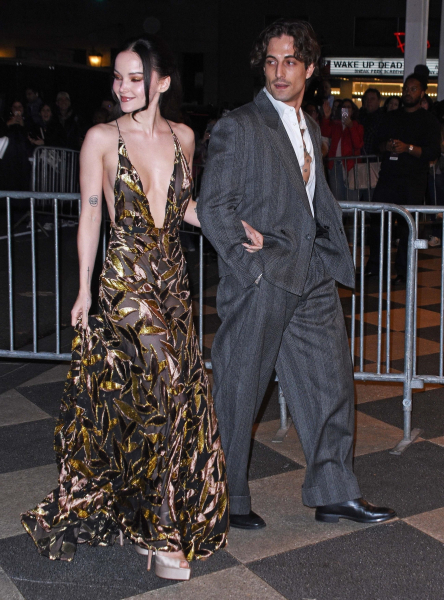 Clique para ver imagem em tamanho real
==============
BGUK_3407284_014.jpg BGUK_3407284_014.jpg