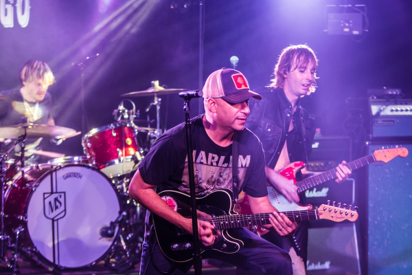 Clique para ver imagem em tamanho real
==============
thomas-raggi-whisky-a-go-go-3.jpg thomas-raggi-whisky-a-go-go-3.jpg