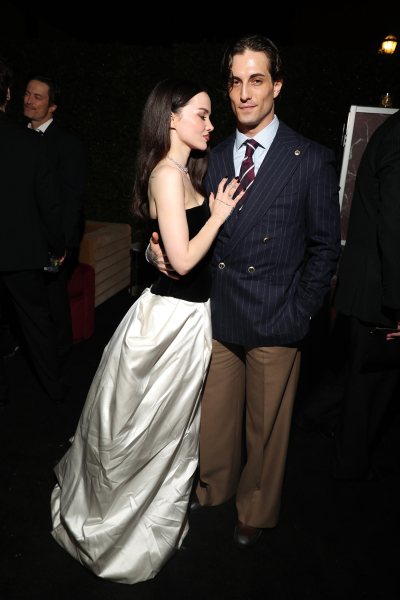 Clique para ver imagem em tamanho real
==============
maneskingallery_28129.jpg maneskingallery_28129.jpg