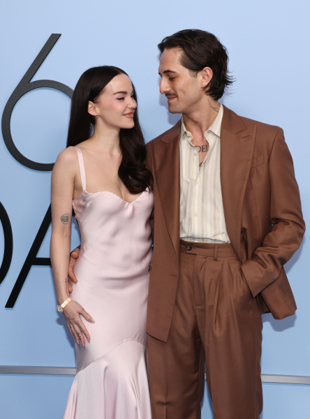 Clique para ver imagem em tamanho real
==============
maneskingallery_2811729.jpg maneskingallery_2811729.jpg