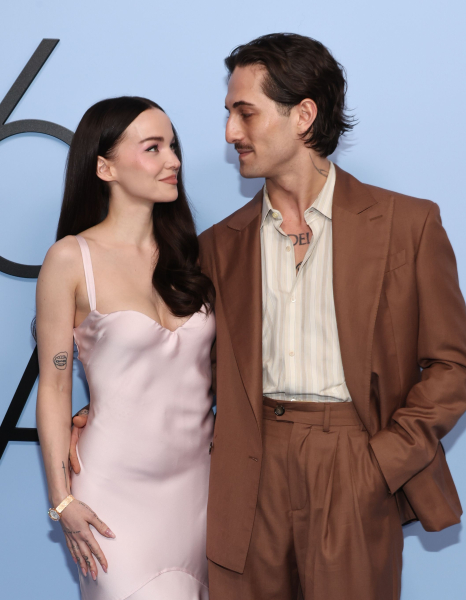 Clique para ver imagem em tamanho real
==============
maneskingallery_2812029.jpg maneskingallery_2812029.jpg