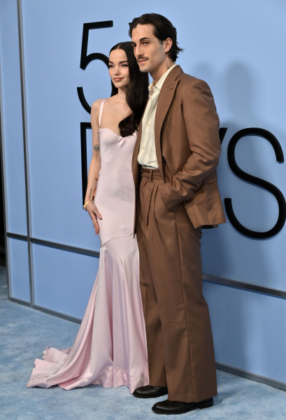 Clique para ver imagem em tamanho real
==============
maneskingallery_2813729.jpg maneskingallery_2813729.jpg