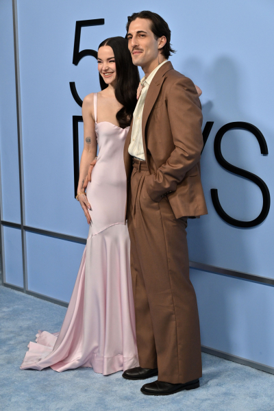 Clique para ver imagem em tamanho real
==============
maneskingallery_2814729.jpg maneskingallery_2814729.jpg