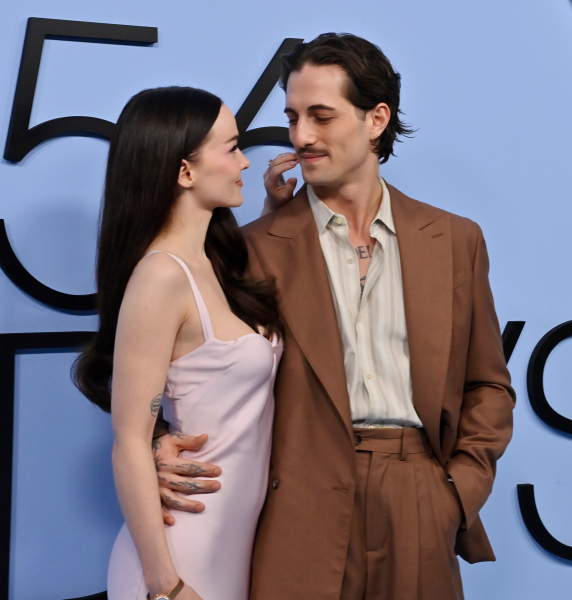 Clique para ver imagem em tamanho real
==============
maneskingallery_2817029.jpg maneskingallery_2817029.jpg