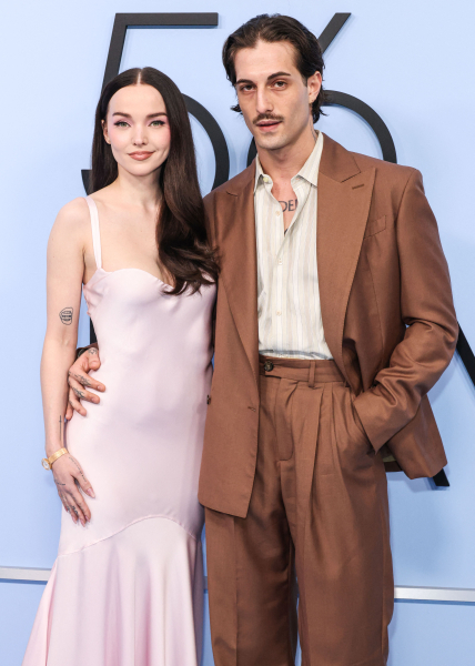 Clique para ver imagem em tamanho real
==============
maneskingallery_2820629.jpg maneskingallery_2820629.jpg