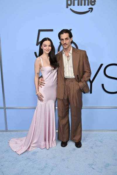 Clique para ver imagem em tamanho real
==============
maneskingallery_2838429.jpg maneskingallery_2838429.jpg