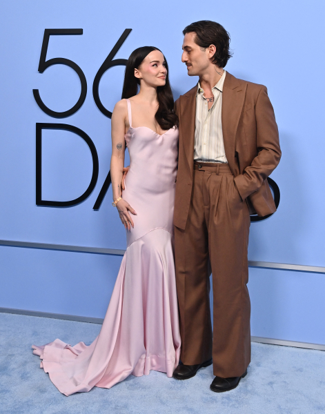 Clique para ver imagem em tamanho real
==============
maneskingallery_2841629.jpg maneskingallery_2841629.jpg