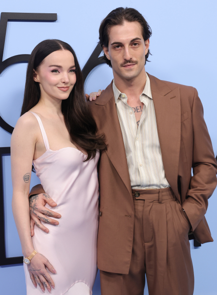 Clique para ver imagem em tamanho real
==============
maneskingallery_2843129.jpg maneskingallery_2843129.jpg