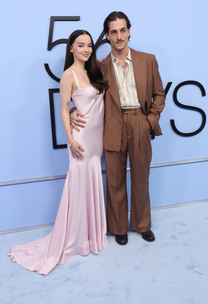 Clique para ver imagem em tamanho real
==============
maneskingallery_287529.jpg maneskingallery_287529.jpg