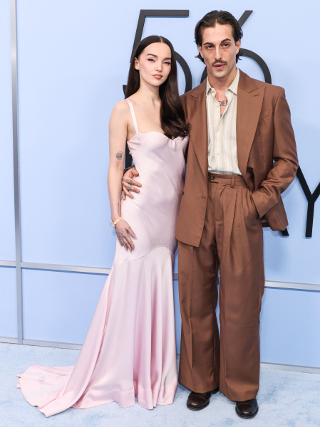 Clique para ver imagem em tamanho real
==============
maneskingallery_289929.jpg maneskingallery_289929.jpg