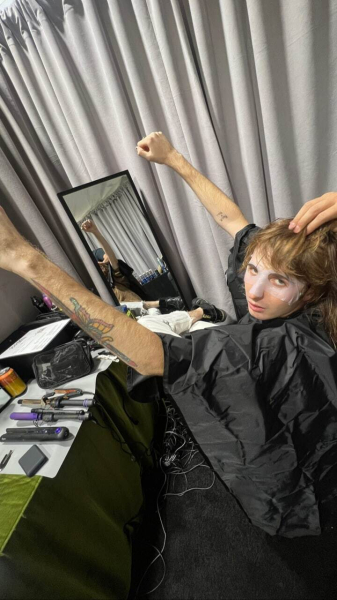 FdclcelXEAE8kmt.jpg