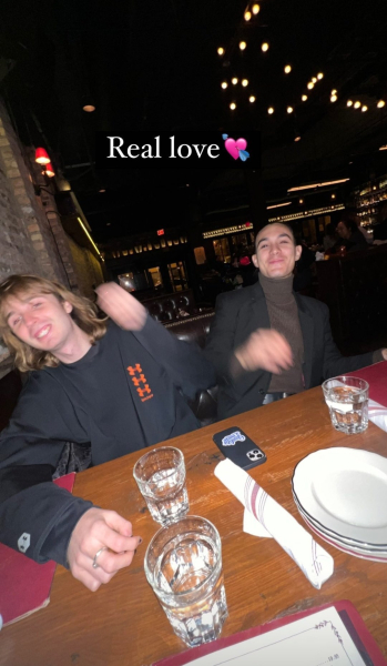 FhvCnKqWYAEDf3A.jpg